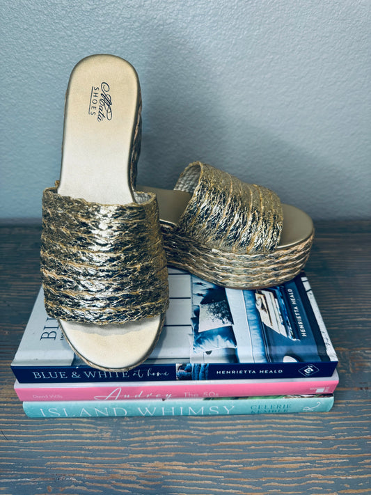 Gold Raffia Wedge